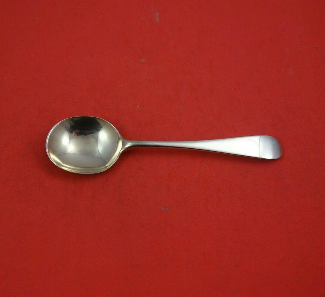 Irish Rib by James Robinson English Sterling Silver Cream Soup Spoon 6 3/4": Irish Rib by James Robinson English Sterling Silver Cream Soup Spoon 6 3/4" Irish rib by james robinsonsterling silver cream soup spoon 6 3/4" in the pattern irish rib by james robinson. It is not mon