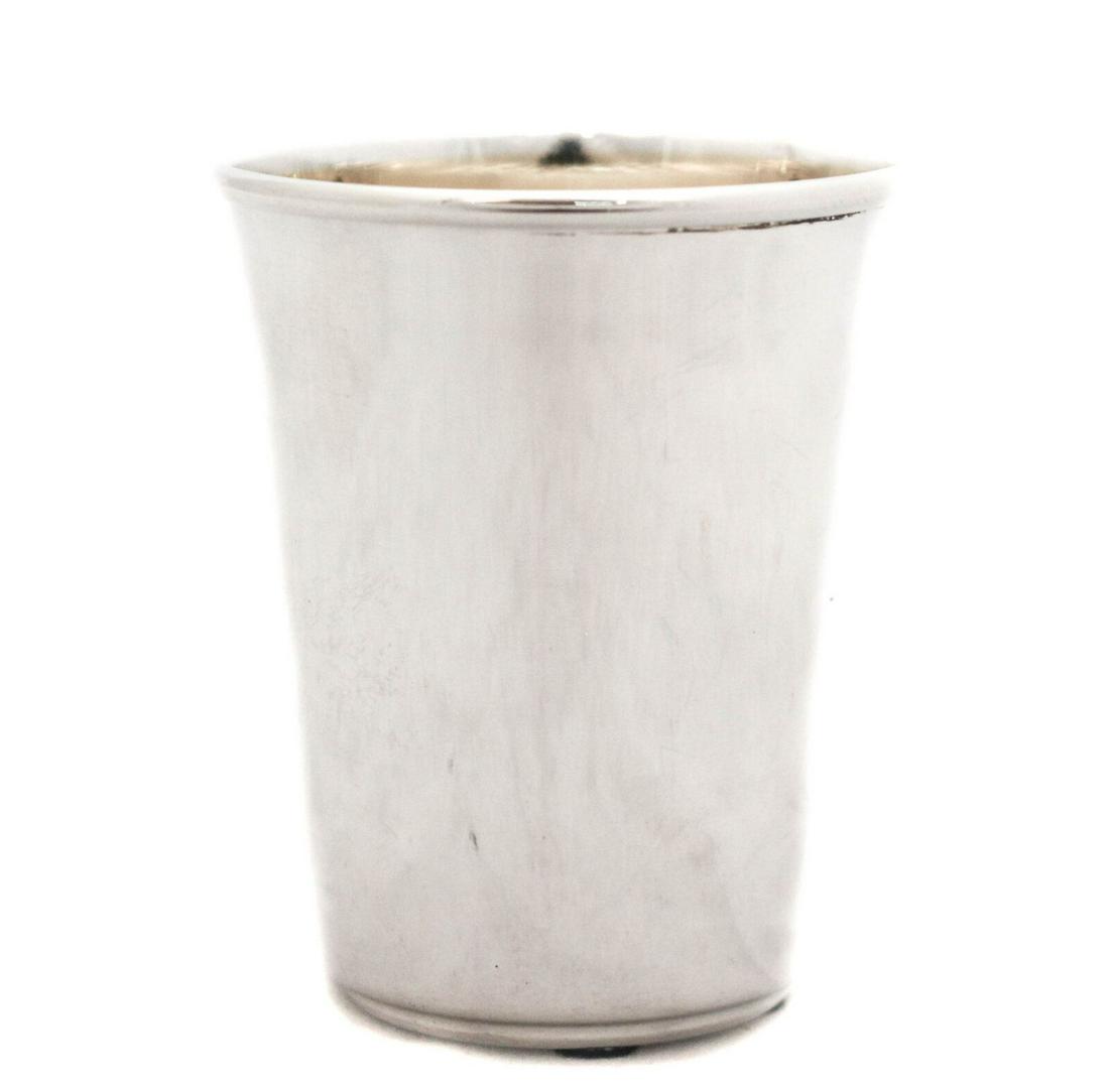 FINE ITALIAN 925 STERLING SILVER HANDCRAFTED CHASED GLOSSY MODERN SMOOTH CUP: FINE ITALIAN 925 STERLING SILVER HANDCRAFTED CHASED GLOSSY MODERN SMOOTH CUP Composition: Sterling Silver Maker: Made in Italy Fine 925 Sterling Silver Cup. Featuring handcrafted glossy modern smooth 