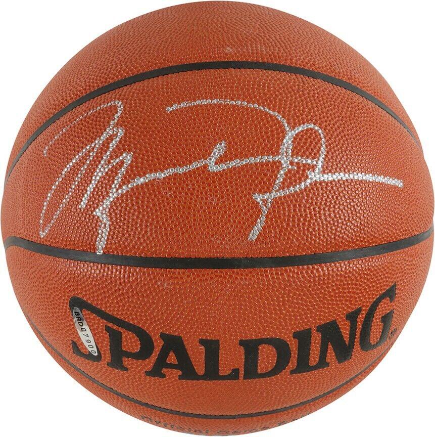 Michael Jordan Signed Spalding Official NBA Game Basketball UDA Upper Deck COA: Michael Jordan Signed Spalding Official NBA Game Basketball UDA Upper Deck COA Product: Ball Sport: Basketball-NBA Autograph Authentication: Upper Deck Team: Chicago Bulls Player: Michael Jordan Origi