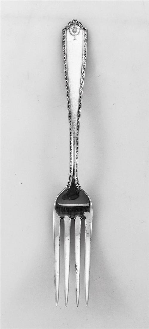 Sterling Flatware '5 Piece Setting Service for 24': Sterling Flatware 5 Piece Setting Service for 24 Creator:: Wallace Silversmiths (Manufacturer) Dimensions:: Height: 7.4 in (18.8 cm) Dimensions:: Diameter: 1 in (2.54 cm) Sold As:: Set of 120 Material
