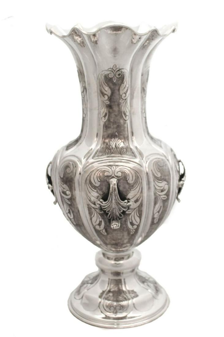 FINE 925 STERLING SILVER HAND CHASED LEAF APPLIQUES FLOWER VASE: FINE 925 STERLING SILVER HAND CHASED LEAF APPLIQUES FLOWER VASE Composition: Sterling Silver Maker: Made in Turkey Fine 925 Sterling Silver Flower Vase. Featuring handcrafted chased designs & applique