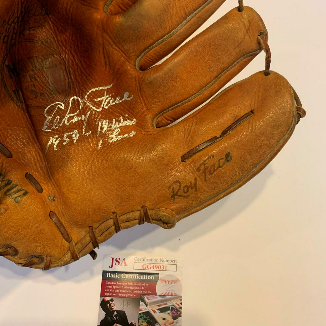 Roy Elroy Face Signed Vintage 1950's Game Model Baseball Glove With JSA COA: Roy Elroy Face Signed Vintage 1950's Game Model Baseball Glove With JSA COA Sport: Baseball-MLB Product: Glove Original/Reprint: Original Autograph Authentication: James Spence (JSA) Pre-Owned PLEASE 