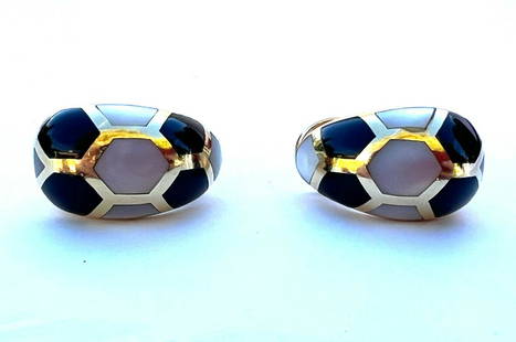 FRENCH 14K GOLD ONYX MOTHER OF PEARL PAIR OF EARRINGS: FRENCH 14K GOLD ONYX MOTHER OF PEARL PAIR OF EARRINGS Brand: Unbranded Type: Earrings Metal Purity: 14k Style: clasp Metal: Yellow Gold Main Stone: mother of pearl onyx It weights 14.30 grams and