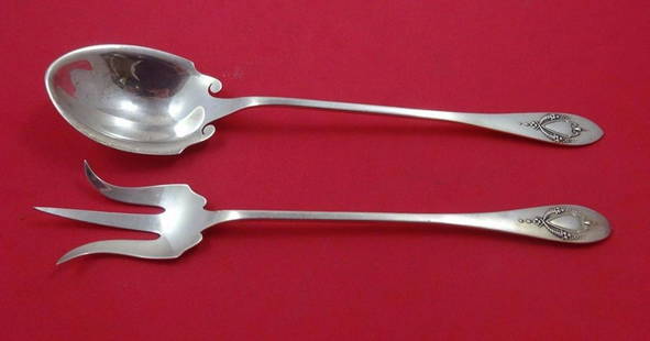 Mount Vernon by Lunt Sterling Silver Lettuce Set 2pc: Mount Vernon by Lunt Sterling Silver Lettuce Set 2pc Mount vernon by luntmount vernon by lunt sterling silver lettuce set 2-piece set. Spoon is 9" and fork is 8 3/4". It is not monogrammed and is