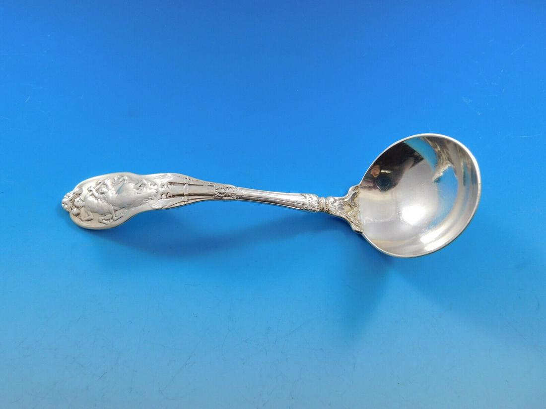Mythologique By Gorham Sterling Silver Sauce Cream Ladle 6" Old: Mythologique By Gorham Sterling Silver Sauce Cream Ladle 6" Old Mythologique by gorham sterling silver sauce ladle 6" in the pattern mythologique by gorham. It is monogrammed (monos vary) and is in ex