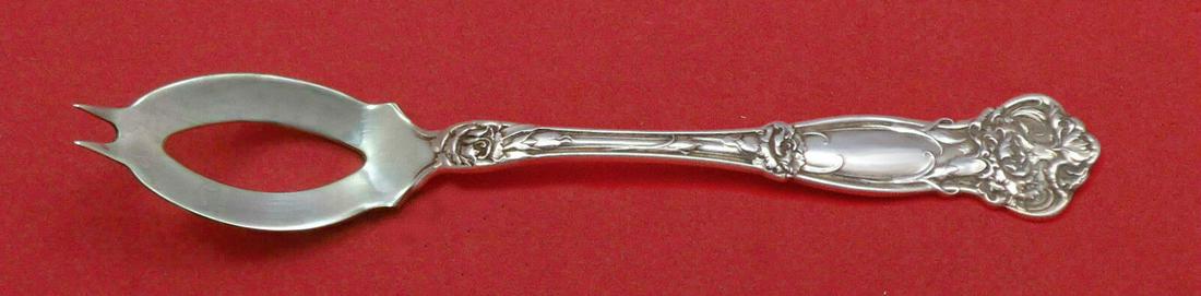Carnation By Wallace Sterling Silver Olive Spoon Ideal 5 3/4" Custom Made: Carnation By Wallace Sterling Silver Olive Spoon Ideal 5 3/4" Custom Made Carnation by wallace sterling silver custom made ideal olive spoon 5 3/4" in the pattern carnation by wallace. It is not monog