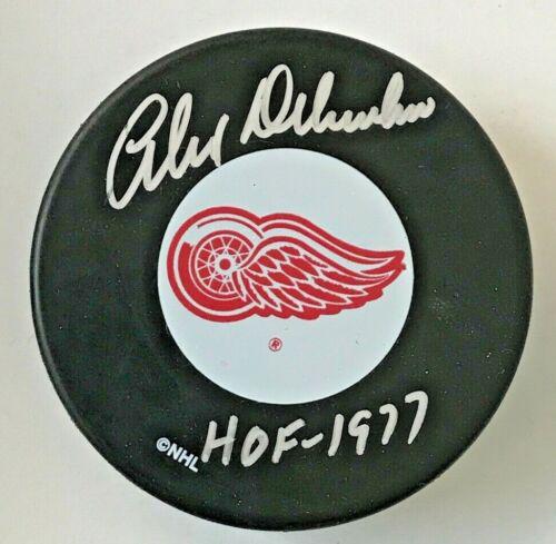 ALEX DELVECCHIO (Detroit Red Wings) signed "HOF 1977" Official NHL logo puck: ALEX DELVECCHIO (Detroit Red Wings) signed "HOF 1977" Official NHL logo puck Product: Puck Player: Alex Delvecchio Sport: Hockey-NHL Team: Detroit Red Wings Original/Reprint: Original Signed By: Alex 