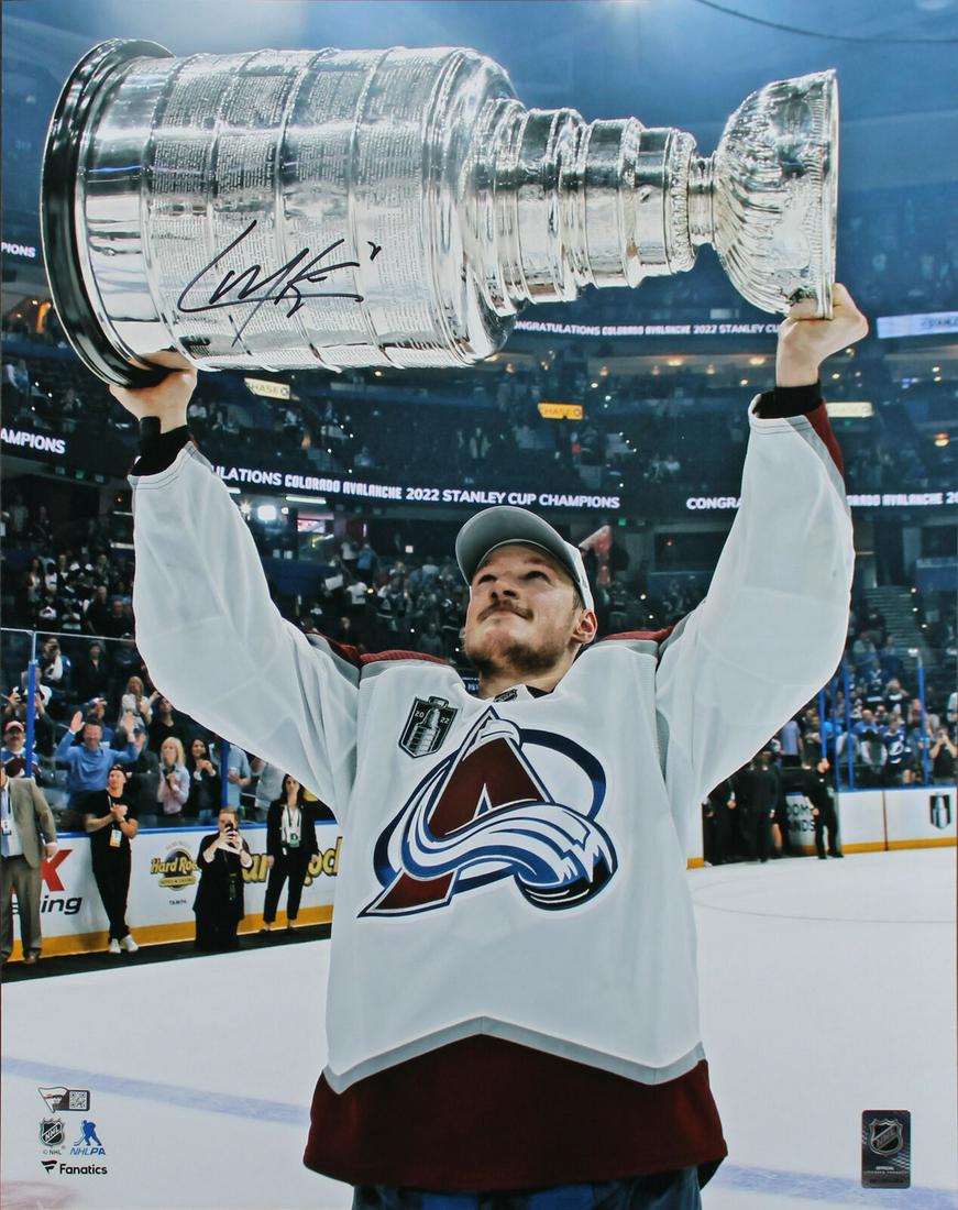 Avalanche Cale Makar Signed 16x20 Stanley Cup Photo Fanatics: Avalanche Cale Makar Signed 16x20 Stanley Cup Photo Fanatics Sport: Hockey-NHL Product: Photo Original/Reprint: Original Player: Cale Makar Team: Colorado Avalanche Autograph Authentication: FAN Produ