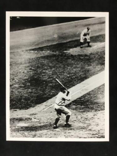 Babe Ruth New York Yankees Baseball 8x10 Black & White Photo: Babe Ruth New York Yankees Baseball 8x10 Black & White Photo Player: Babe Ruth Modified Item: No Size: 8 x 10 Sport: Baseball-MLB Team: New York Yankees Pre & Post Season: Regular Season Product: Phot