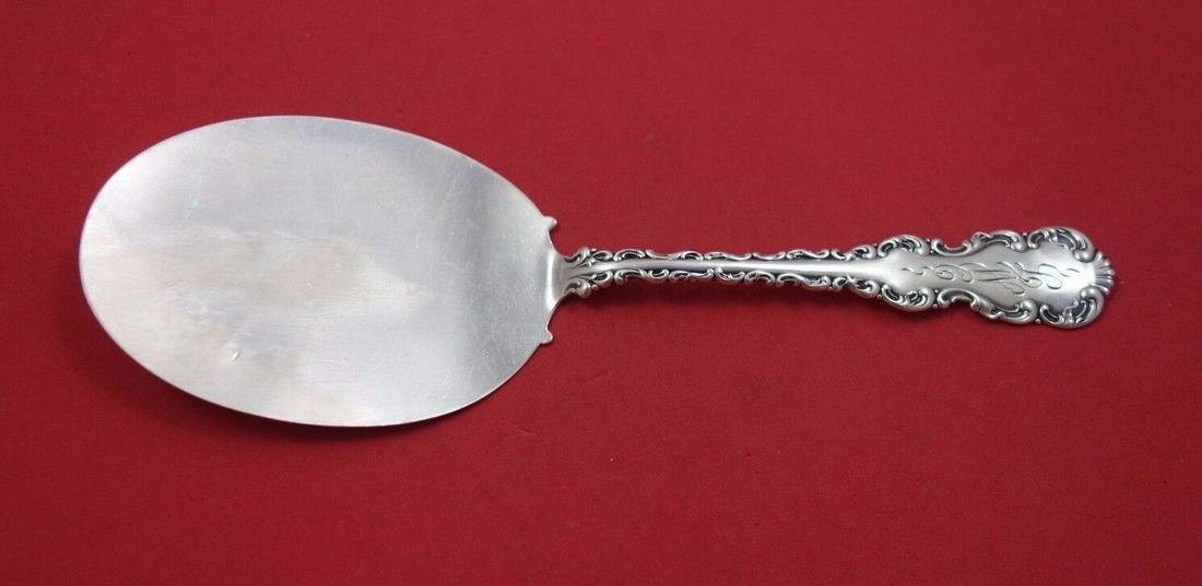 Louis XV by Whiting Sterling Silver Fried Egg Server 9 1/4": Louis XV by Whiting Sterling Silver Fried Egg Server 9 1/4" Louis xv by whitinglouis xv by whiting sterling silver fried egg server, 9 1/4". It is monogrammed (monos vary) and is in excellent conditio