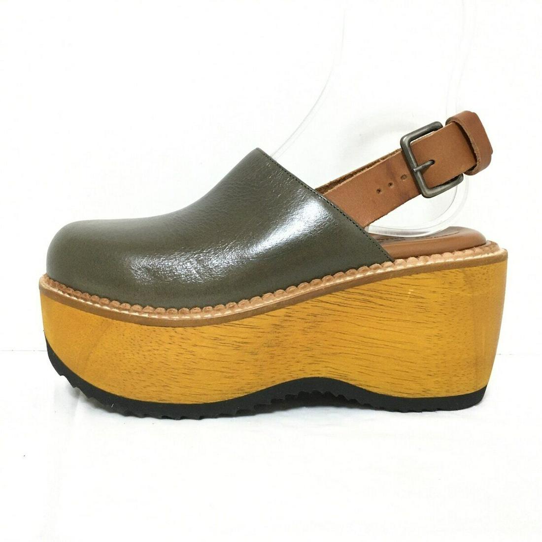 MARNI - Khaki Brown Leather Women's Sandals: MARNI - Khaki Brown Leather Women's Sandals Style: Sandals Color: Khaki Brown Upper Material: Leather Accessories: Dust Bag Type: Sandals AB: Very Good The Mynt Guarantee: All items in this auction ar