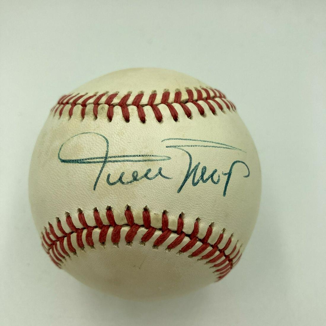 Willie Mays Signed Autographed Official National League Baseball PSA DNA COA: Willie Mays Signed Autographed Official National League Baseball PSA DNA COA Product: Ball Sport: Baseball-MLB Autograph Authentication: Professional Sports (PSA/DNA) Player: Willie Mays Original/Repr