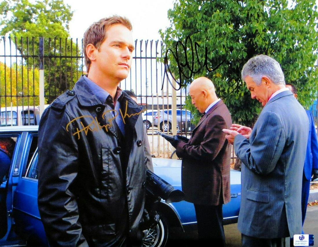 Michael Paul Chan Phillip P. Keene Dual Signed 11X14 Photo The Closer: Michael Paul Chan Phillip P. Keene Dual Signed 11X14 Photo The Closer Object Type: Photograph Industry: Television Original/Reproduction: Original Signed By: Michael Paul Chan Phillip P. Keene Autogra
