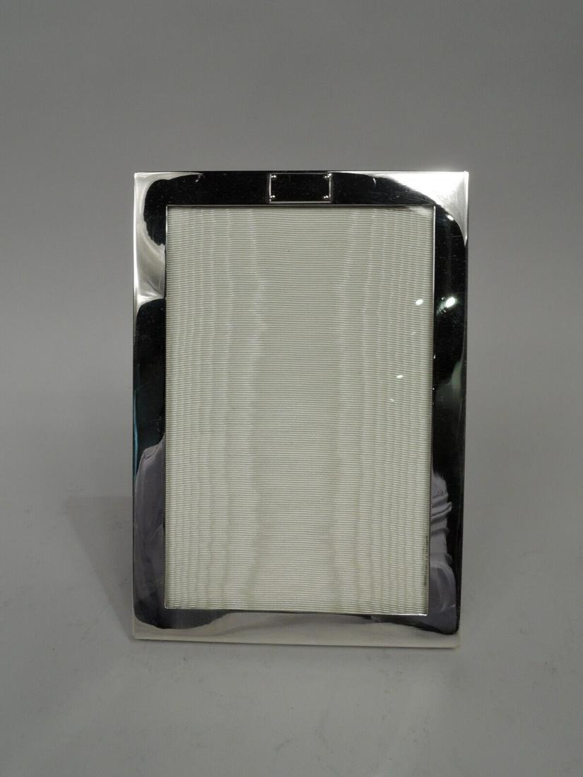 Cartier Graff Washbourne & Dunn Frame Picture Photo American Sterling Silver: Cartier Graff Washbourne & Dunn Frame Picture Photo American Sterling Silver Pattern: 5 Type: Frame Style: Modern Age: 1900-1940 Modern sterling silver picture frame ca 1930. Retailed by Cartier in Ne