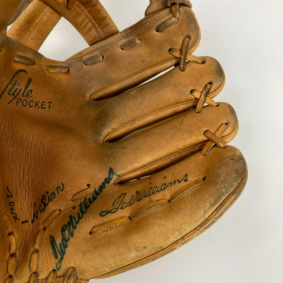 Ted Williams Signed 1950s Game Model Baseball Glove With RR COA: Ted Williams Signed 1950s Game Model Baseball Glove With RR COA Sport: Baseball-MLB Player: Ted Williams Signed: Yes Original/Reprint: Original Product: Ball Pre-Owned PLEASE NOTE: Framed Large or hea