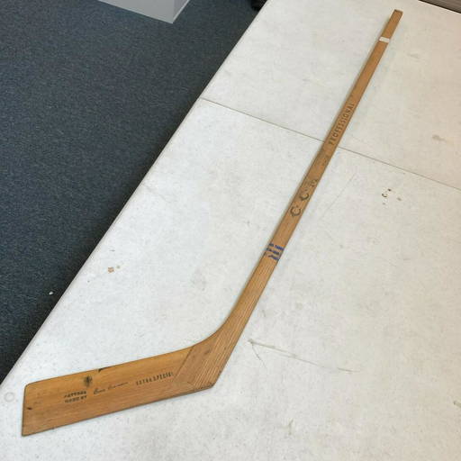 Brett Hull Game Worn Signed St Louis Blues Hockey Jersey Stick and Board Marks