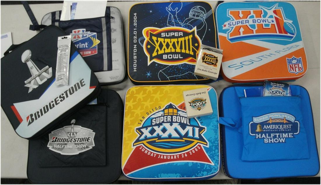 Official Superbowl XLI XLV XXXVII NFL Football Cushions On Field Jackets +: Official Superbowl XLI XLV XXXVII NFL Football Cushions On Field Jackets + Team: Chicago Bears League: NFL Player: Chicago Bears Pre-Owned PLEASE NOTE: Framed Large or heavy Items do not have shipping