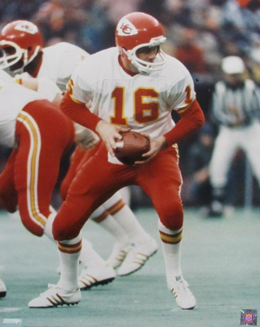 Len Dawson HOF Kansas City Chiefs Unsigned 16x20 Photo 162790: Len Dawson HOF Kansas City Chiefs Unsigned 16x20 Photo 162790 Sport: Football-NFL Product: Photo Original/Reprint: Original Team: Kansas City Chiefs Autograph Authentication: Seller League: NFL Pre-Ow