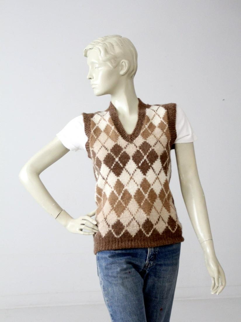 Vintage 70S NordstromS Alpaca Sweater Vest: Vintage 70S NordstromS Alpaca Sweater Vest From our Stylists Collection Marked Size Medium Bust 30 inch 76.2 cm Length 23 inch 58.4 cm Shoulders 14.5 inch 36.8 cm Pre-Owned The Mynt Guarantee: All ite