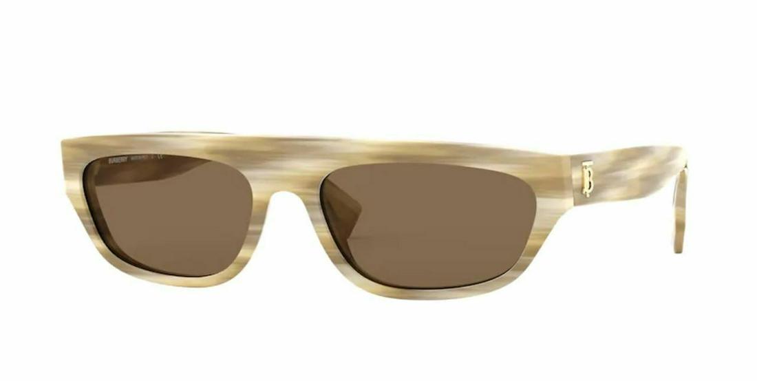 BURBERRY BE4301 382673 Light Horn Rectangle Womens 57 mm Sunglasses: BURBERRY BE4301 382673 Light Horn Rectangle Womens 57 mm Sunglasses Lens Material: Plastic Style: Rectangle Temple Length: 140 mm Type: Sunglasses Features: Lightweight Year Manufactured: 2020-2029 Fr