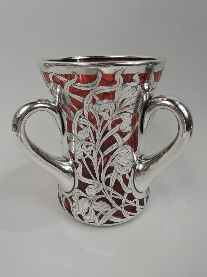 Antique Vase Art Nouveau Loving Cup Urn American Red Glass Silver Overlay: Antique Vase Art Nouveau Loving Cup Urn American Red Glass Silver Overlay Type: Vase Style: Art Nouveau Age: 1850-1899 Gorgeous turn-of-the-century American Art Nouveau glass loving cup with engraved