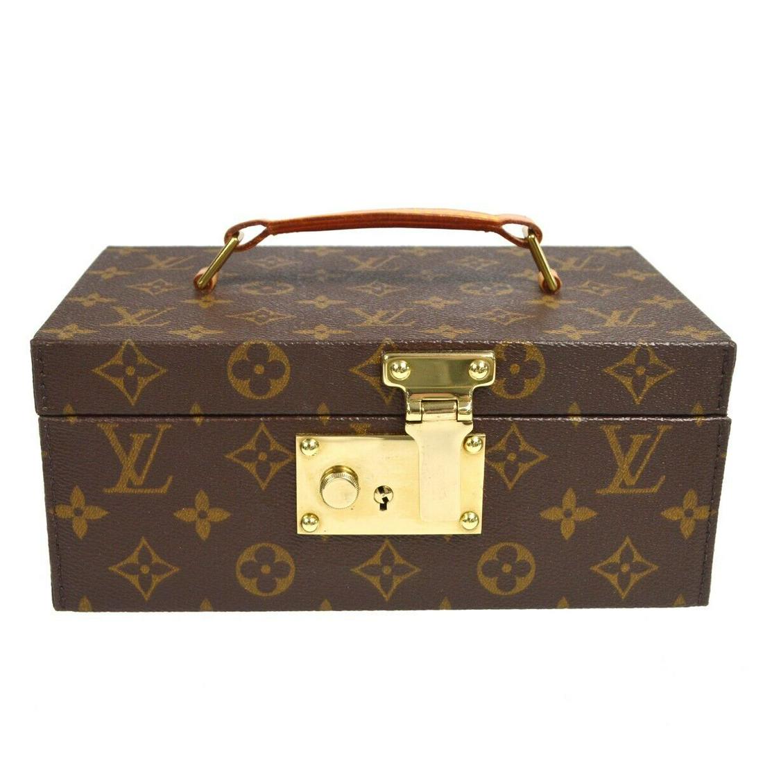 Louis Vuitton Boite A Tout Jewelry Box Case Handbag Monogram M47246 S17738: Louis Vuitton Boite A Tout Jewelry Box Case Handbag Monogram M47246 S17738 Bag Width: 8 in Pattern: Monogram Bag Height: 8 in Closure: Buckle Handle/Strap Color: Brown Occasion: Casual Size: Small Han