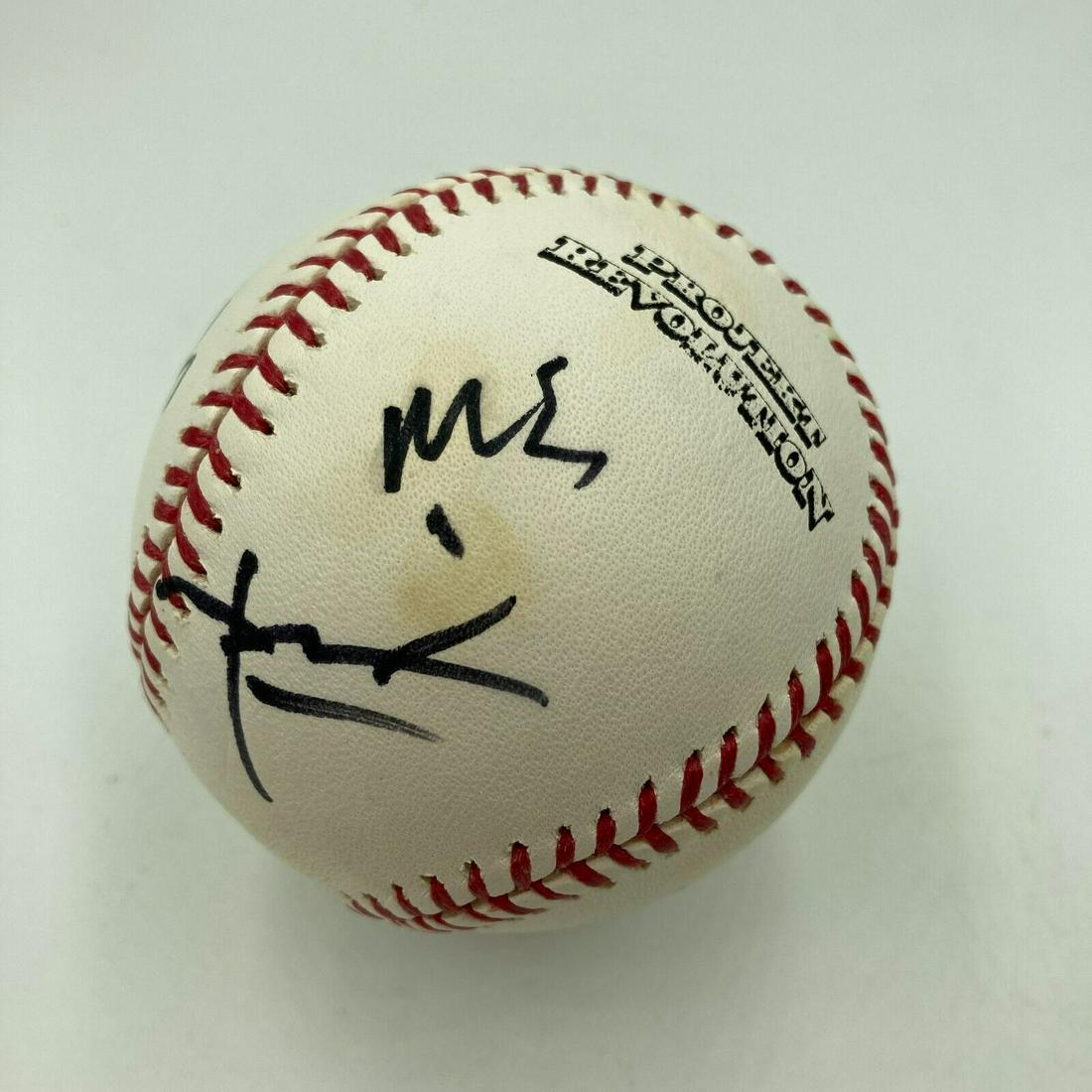 Linkin Park Band Signed Baseball 6 Signatures With Chester Bennington JSA COA: Linkin Park Band Signed Baseball 6 Signatures With Chester Bennington JSA COA Autograph Authentication: James Spence (JSA) Industry: Music Original/Reproduction: Original Pre-Owned PLEASE NOTE: Framed