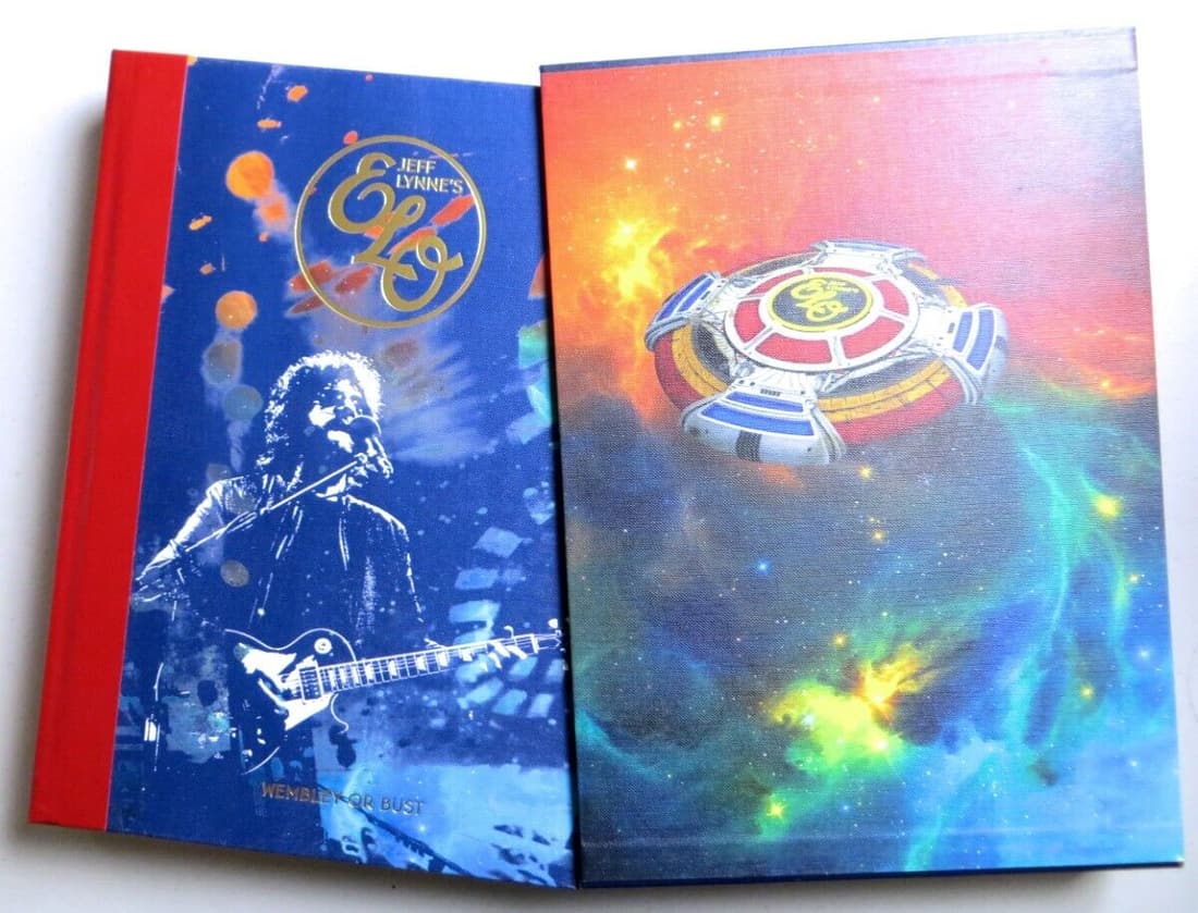 Jeff Lynne Signed Autographed Hardcover Book ELO Limited Edition 1244/1500: Jeff Lynne Signed Autographed Hardcover Book ELO Limited Edition 1244/1500 Industry: Music Original/Reproduction: Original Autograph Authentication: James Spence (JSA) Player: Jeff Lynne Pre-Owned The
