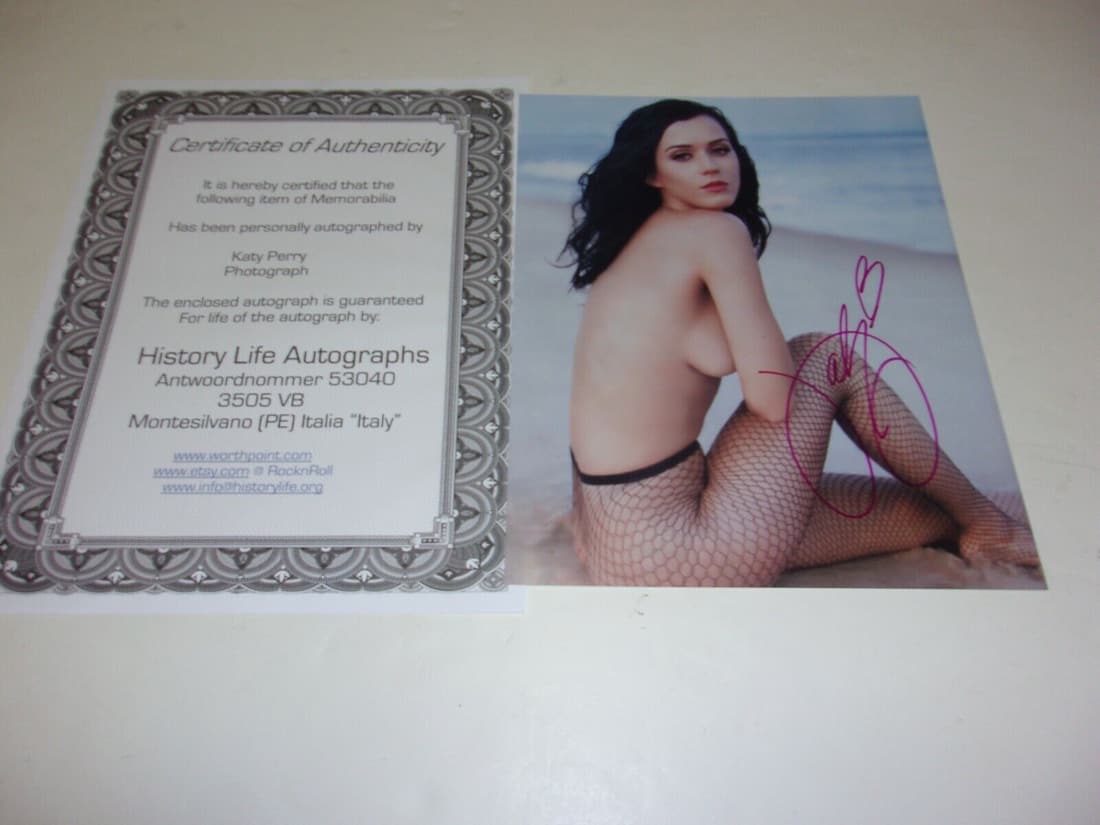 KATY PERRY I KISSED A GIRL TEENAGE DREAM W/COA SIGNED 8X10 PHOTO: KATY PERRY I KISSED A GIRL TEENAGE DREAM W/COA SIGNED 8X10 PHOTO Original/Reproduction: Original Object Type: Photograph Industry: Movies Pre-Owned The MYNT Guarantee: All items in this auction are gu