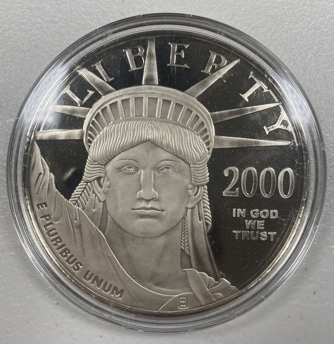 2000 STATUE OF LIBERTY 4 OUNCE SILVER ROUND - PLATINUM LAYERED: 2000 STATUE OF LIBERTY 4 OUNCE SILVER ROUND - PLATINUM LAYERED Composition: Silver Year: 2000 Certification: Uncertified Pre-Owned The MYNT Guarantee: All items in this auction are guaranteed to be 10