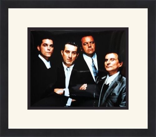 Goodfellas 8x10 Cast Photograph Newly Custom Framed - Robert De Niro: Goodfellas 8x10 Cast Photograph Newly Custom Framed - Robert De Niro Industry: Movies Object Type: Photograph Original/Reproduction: Original Image Size 8 x 10 Custom Framed Size 14 x 16 Photograph Cu