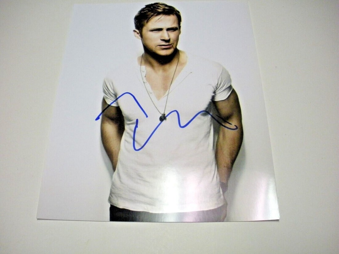 RYAN GOSLING THE NOTEBOOK REMEMBER THE TITANS ACTOR W/HOLO SIGNED 8X10 PHOTO: RYAN GOSLING THE NOTEBOOK REMEMBER THE TITANS ACTOR W/HOLO SIGNED 8X10 PHOTO Original/Reproduction: Original Object Type: Photograph Industry: Movies Pre-Owned PLEASE NOTE: Framed Large or heavy Items