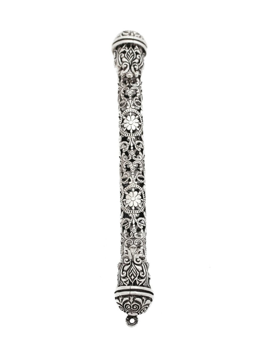 ITALIAN 925 STERLING SILVER HANDCRAFTED INTRICATE OPEN LACE FILIGREE MEZUZAH: ITALIAN 925 STERLING SILVER HANDCRAFTED INTRICATE OPEN LACE FILIGREE MEZUZAH Composition: Sterling Silver (.925) Maker: Made in Italy Fine Italian 925 Sterling Silver Mezuzah. Featuring handcrafted op
