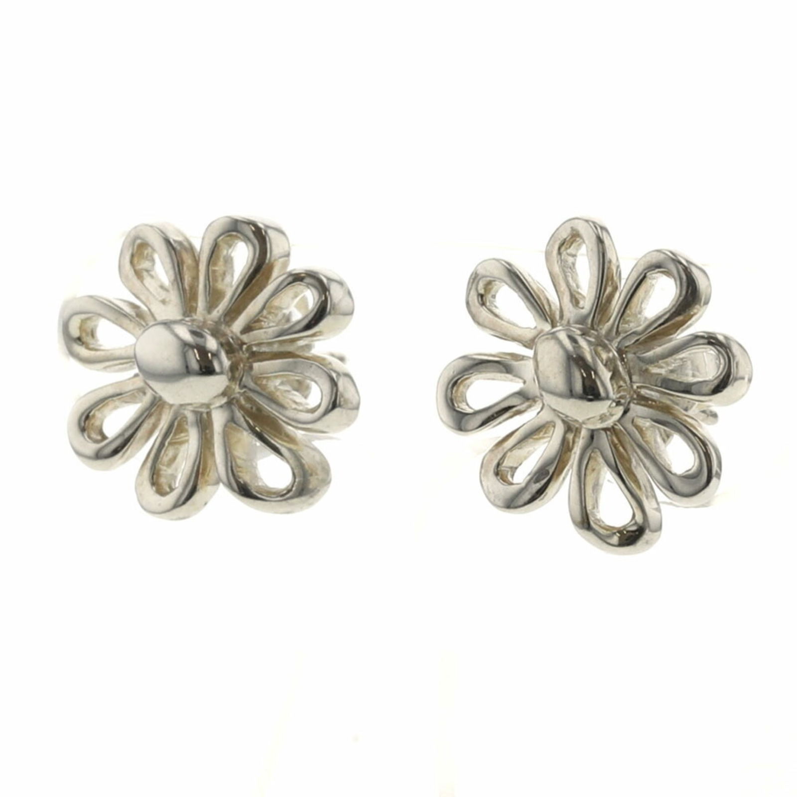 Tiffany Earrings Daisy Flower Silver 925 Ladies TIFFANY&Co.: Tiffany Earrings Daisy Flower Silver 925 Ladies TIFFANY&Co. Brand: Tiffany Type: Stud earrings Gender: Women Material: Silver 925 Size (HxWxD): 14.00mm x 13.00mm / 0.55 x 0.51 Weight: 5g / 0.17oz. Con