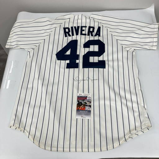 Derek Jeter Signed New York Yankees Authentic Majestic Jersey With Beckett  COA