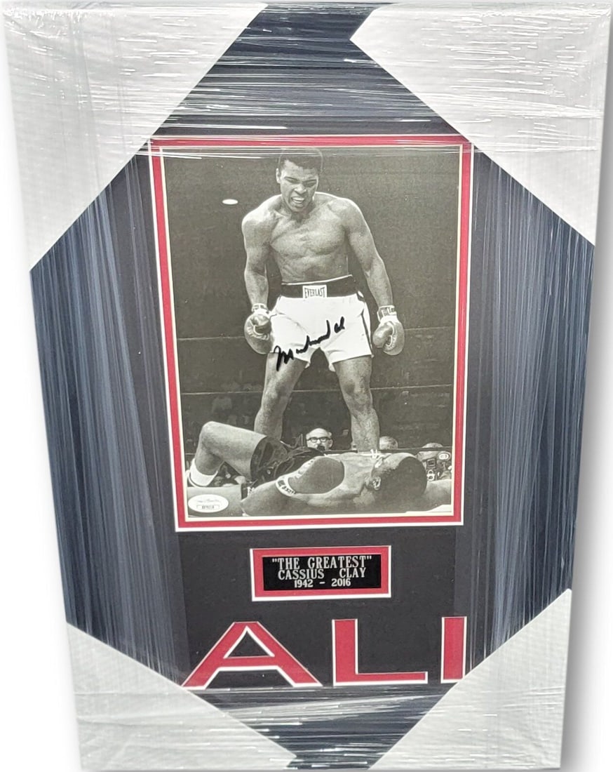 Muhammad Ali Hand Signed Autograph Black & White Photo Custom Framed JSA: Muhammad Ali Hand Signed Autograph Black & White Photo Custom Framed JSA Sport: Boxing Product: Photo Original/Reprint: Original Player: Muhammad Ali Autograph Authentication: James Spence (JSA) Pre-O