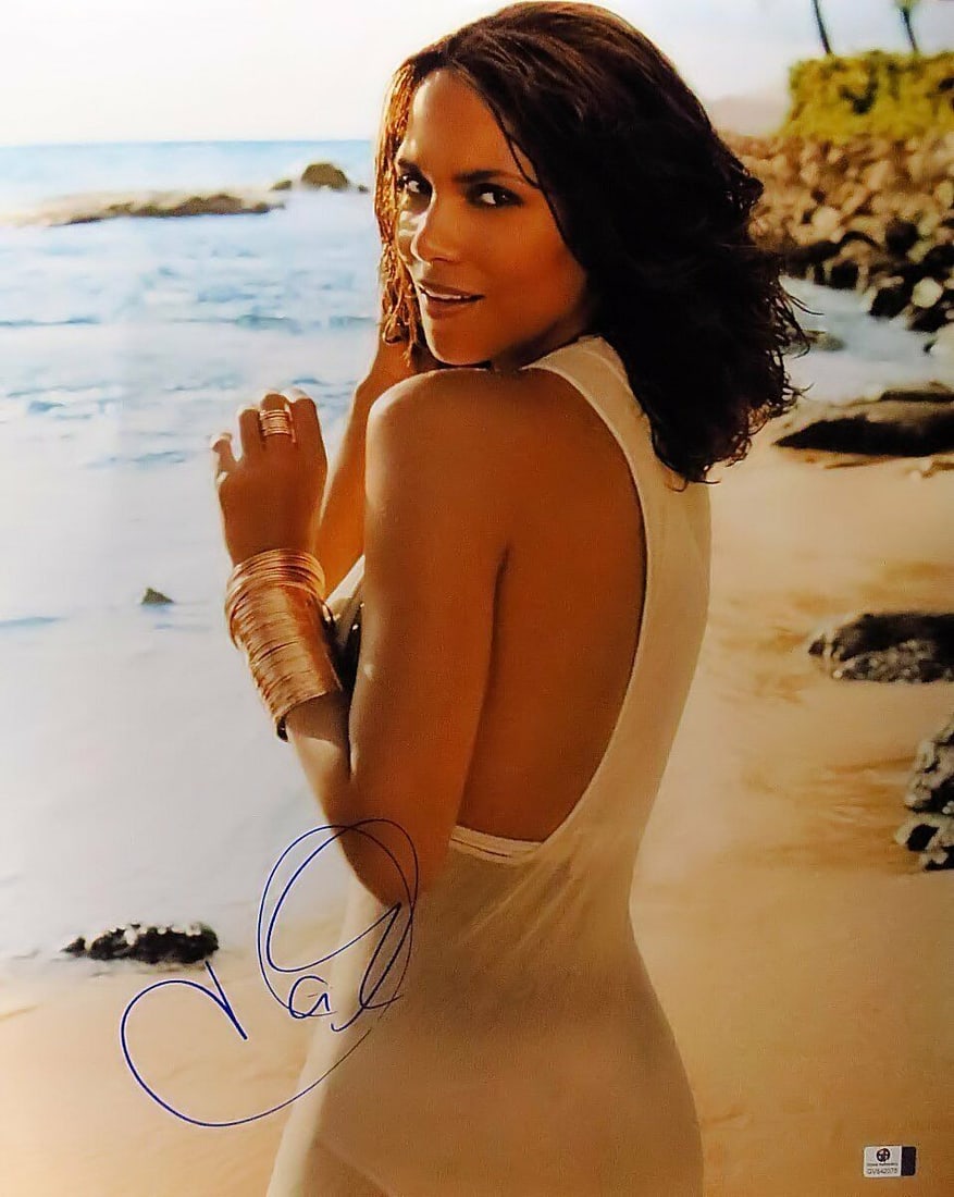 Halle Berry Signed Autographed 16X20 Photo Gorgeous Sexy on Beach: Halle Berry Signed Autographed 16X20 Photo Gorgeous Sexy on Beach Industry: Movies Object Type: Photograph Original/Reproduction: Original Signed By: Halle Berry Autograph Authentication: Global Authe