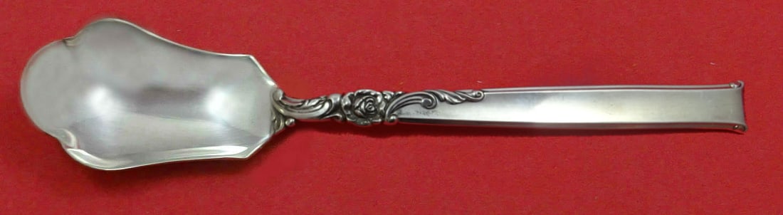 Silver Rose by Oneida Sterling Silver Relish Scoop Custom Made 5 3/4": Silver Rose by Oneida Sterling Silver Relish Scoop Custom Made 5 3/4" Silver rose by oneidasterling silver relish scoop custom made 5 3/4" in the pattern silver rose by oneida. It is not monogrammed a