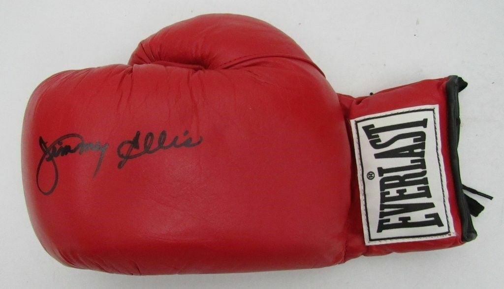 Jimmy Ellis Signed Everlast Boxing Glove JSA 134518: Jimmy Ellis Signed Everlast Boxing Glove JSA 134518 Sport: Boxing Product: Glove Original/Reprint: Original Autograph Authentication: JSA Pre-Owned While the lot images are representative of the item,