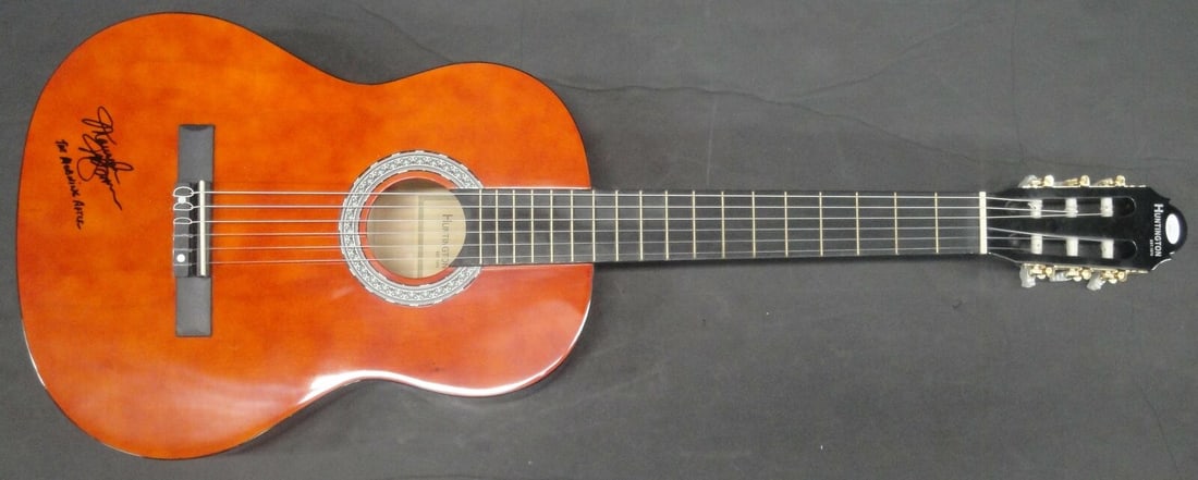 Maureen McGovern Hand Signed Autographed Acoustic Guitar Rock JSA DD: Maureen McGovern Hand Signed Autographed Acoustic Guitar Rock JSA DD Industry: Music Object Type: Guitar & Guitar Pick Original/Reproduction: Original Autograph Authentication: James Spence (JSA) Play