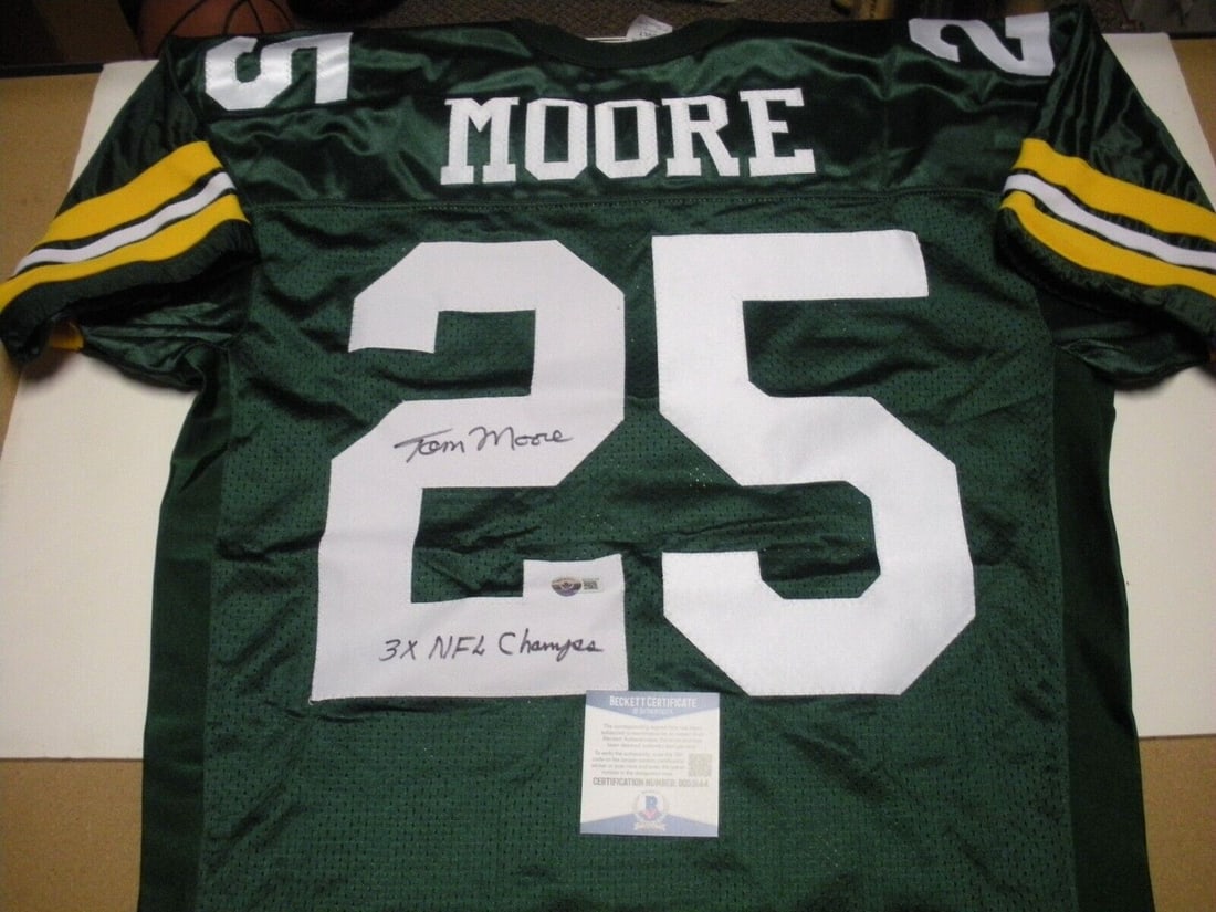 TOM MOORE GREEN BAY PACKERS BECKETT/COA SIGNED OFFICIAL LICENSED RAWLINGS JERSEY: TOM MOORE GREEN BAY PACKERS BECKETT/COA SIGNED OFFICIAL LICENSED RAWLINGS JERSEY Sport: Football-NFL Autograph Authentication: Beckett Authentication Services (BAS) Original/Reprint: Original Product: