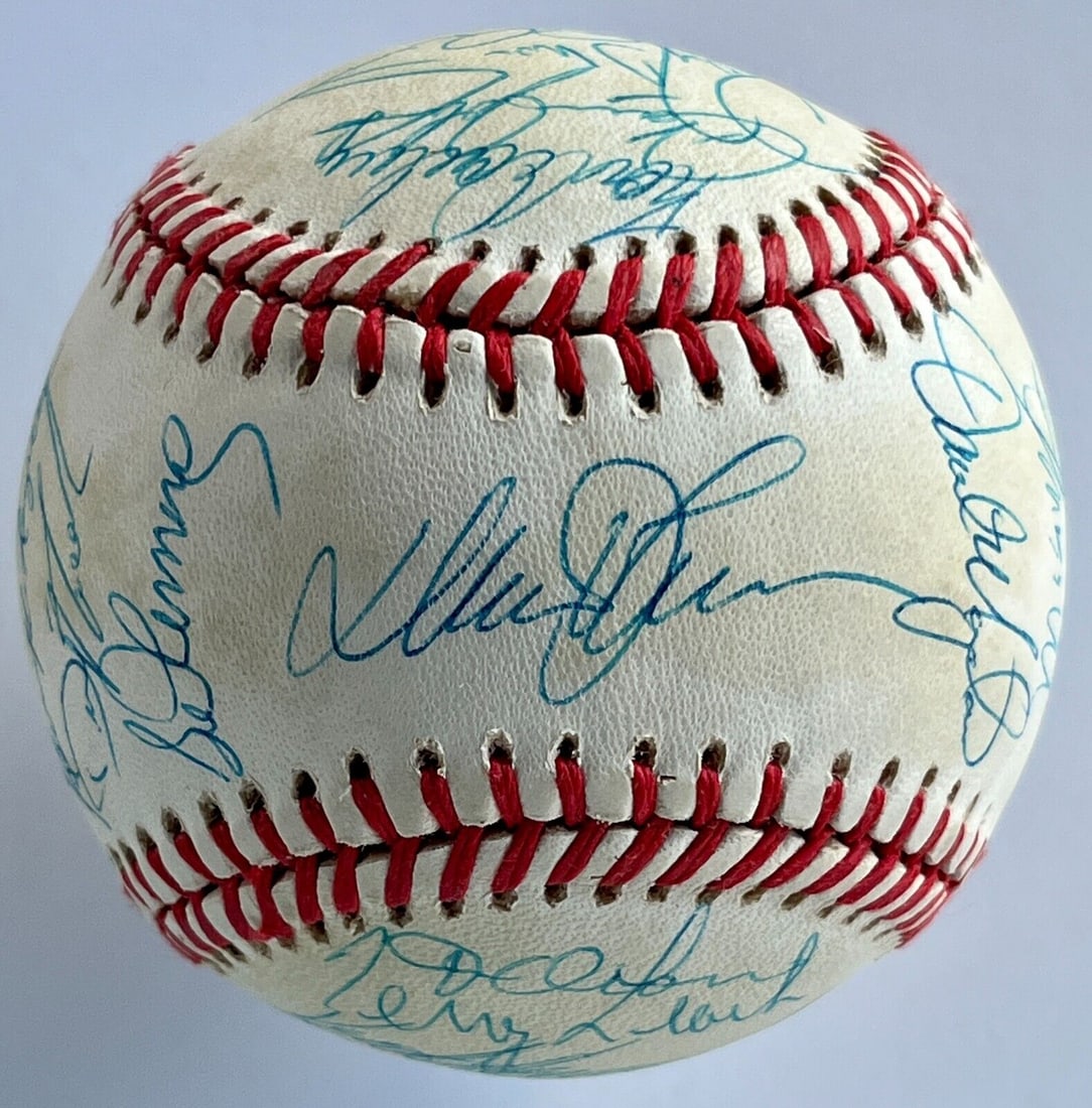 1987 NEW YORK METS team signed National League Ball-29 SIGNATURES-JSA LETTER: 1987 NEW YORK METS team signed National League Ball-29 SIGNATURES-JSA LETTER Product: Ball Player: Gary Carter Featured Refinements: Team Signed Baseball Sport: Baseball-MLB Autograph Authentication: 