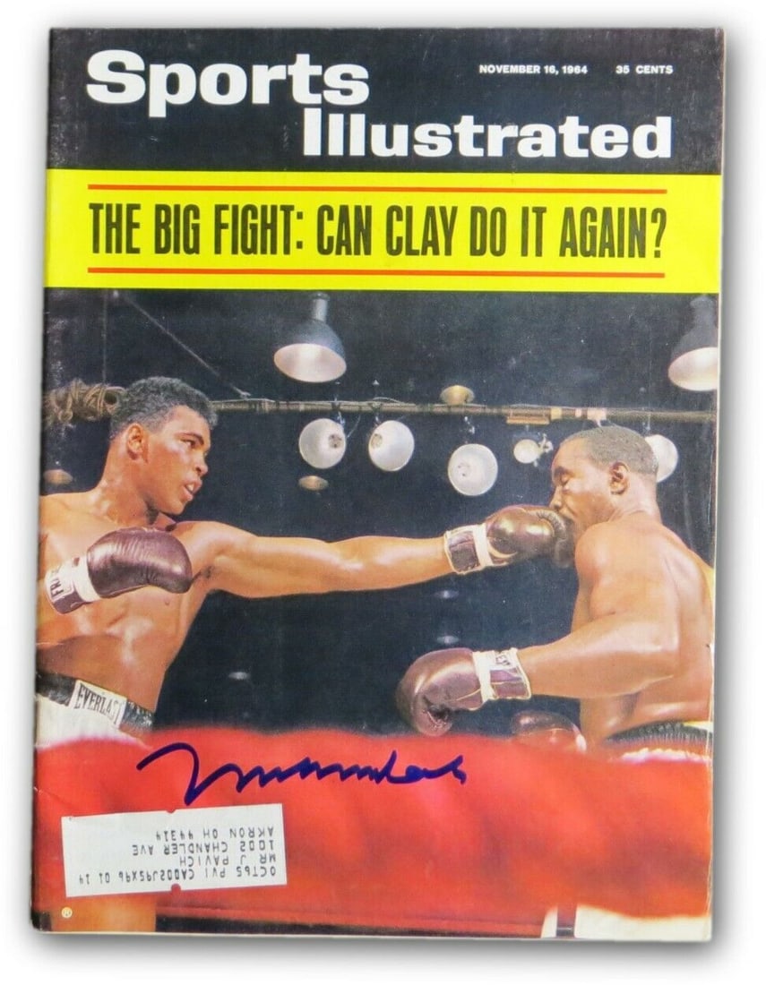 Muhammad Ali Signed Autographed Sports Illustrated Magazine 11/16/64 JSA: Muhammad Ali Signed Autographed Sports Illustrated Magazine 11/16/64 JSA Sport: Boxing Product: Memorabilia Original/Reprint: Original Player: Muhammad Ali Autograph Authentication: James Spence (JSA)