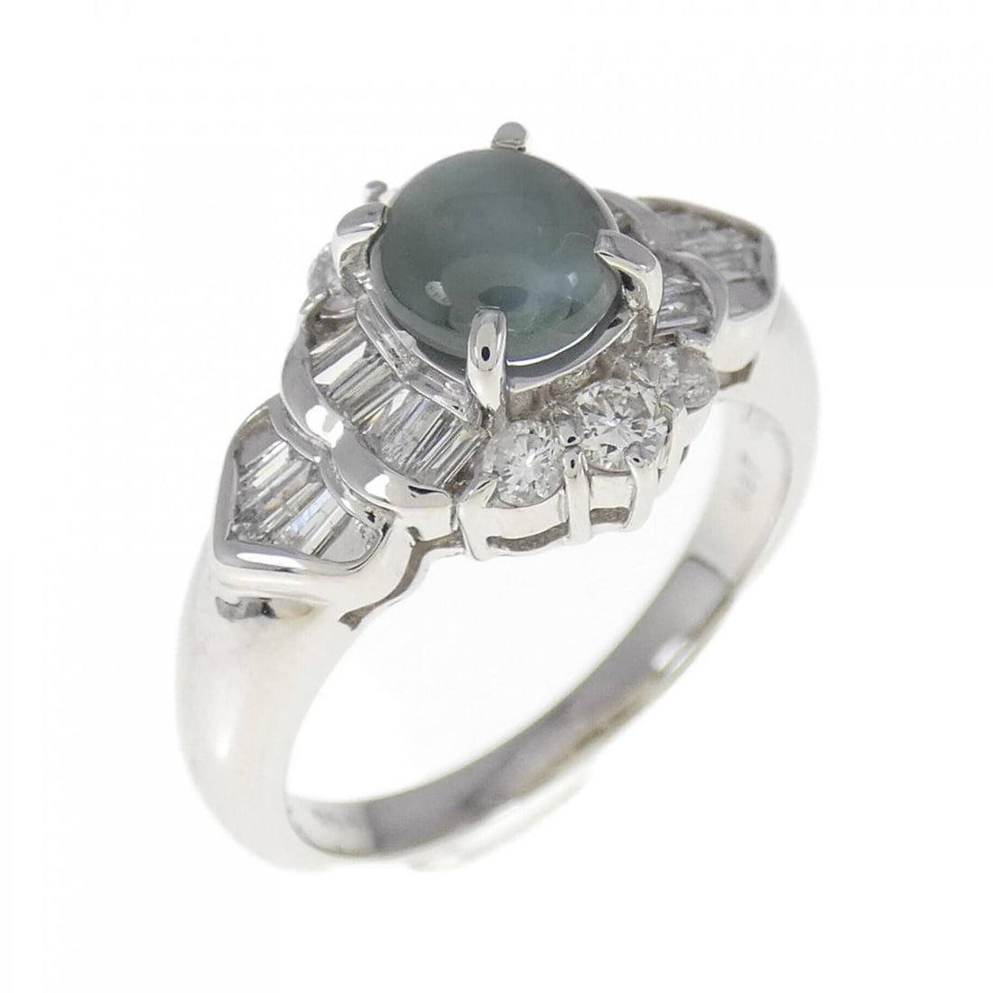 PT Alexandrite Cats Eye Ring 0.84CT: PT Alexandrite Cats Eye Ring 0.84CT Style: Ring Material: Platinum Gender: Ladies" Size: 11.0 (JPN size) Main Stone: Alexandrite Cat"s Eye 0.84CT Weight: Weight about:6.6g Actualsize: Max W: 10.9mm Ce