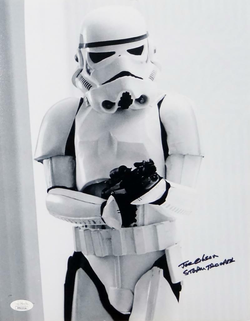 Joe Gibson Autographed 11x14 Photo From Movie w/ Stormtrooper - JSA *Black: Joe Gibson Autographed 11x14 Photo From Movie w/ Stormtrooper - JSA *Black Industry: Movies Object Type: Photograph Original/Reproduction: Original Signed By: Syd Wragg Autograph Authentication: James