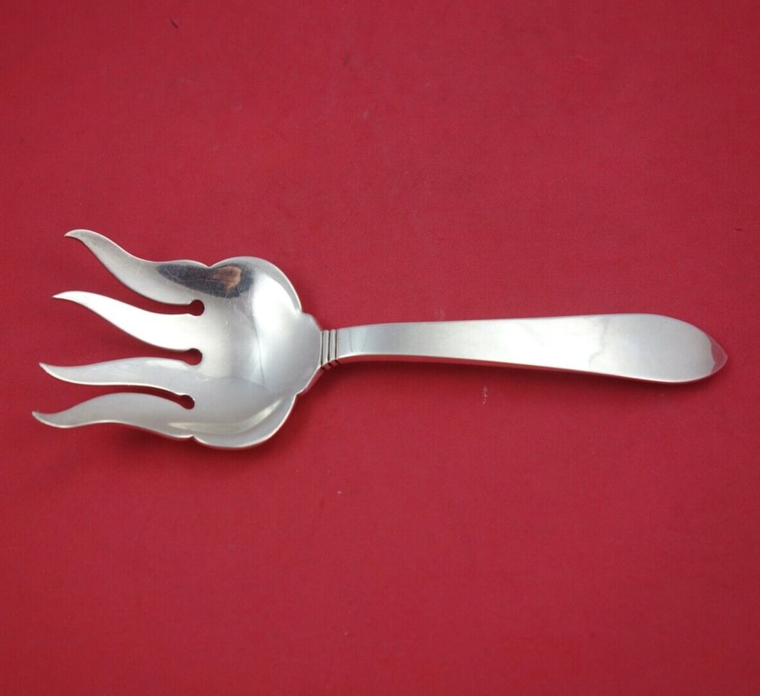 Pointed Antique By R and B D and H Sterling Fish Serving Fork wavy tines 8 1/2": Pointed Antique By R and B D and H Sterling Fish Serving Fork wavy tines 8 1/2" Pattern: Pointed Antique Composition: Sterling Silver Type: Serving Fork Age: 1850-1899 Pointed antique by reed & barton