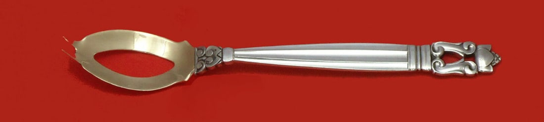 Acorn by Georg Jensen Sterling Silver Olive Spoon Ideal Custom Made 5 3/4": Acorn by Georg Jensen Sterling Silver Olive Spoon Ideal Custom Made 5 3/4" Age: Post-1940 Type: Spoon Pattern: Acorn Maker: Georg Jensen Composition: Sterling Silver acorn by georg jensensterling silv