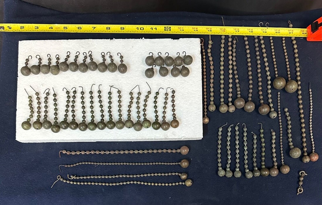 Tiffany Studios Bead & Ball "Fringe" Lamp Accessories: Tiffany Studios Bead & Ball "Fringe" Lamp Accessories Type: Lamp Accessories Color: Brown Green Patina Number In Pack: 50 Material: Bronze Vintage: Yes This vintage assortment of early 20th century or