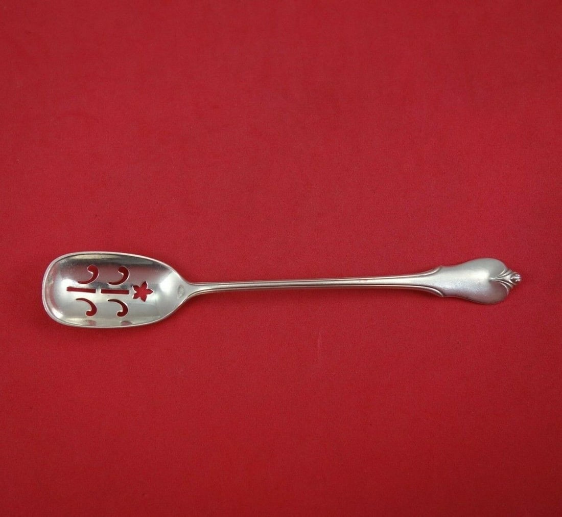 Grand Colonial by Wallace Sterling Silver Olive Spoon Pierced Original 5 7/8": Grand Colonial by Wallace Sterling Silver Olive Spoon Pierced Original 5 7/8" Composition: Sterling Silver Age: Post-1940 Pattern: Grand Colonial Type: Spoon Maker: Wallace Grand colonial by wallacest