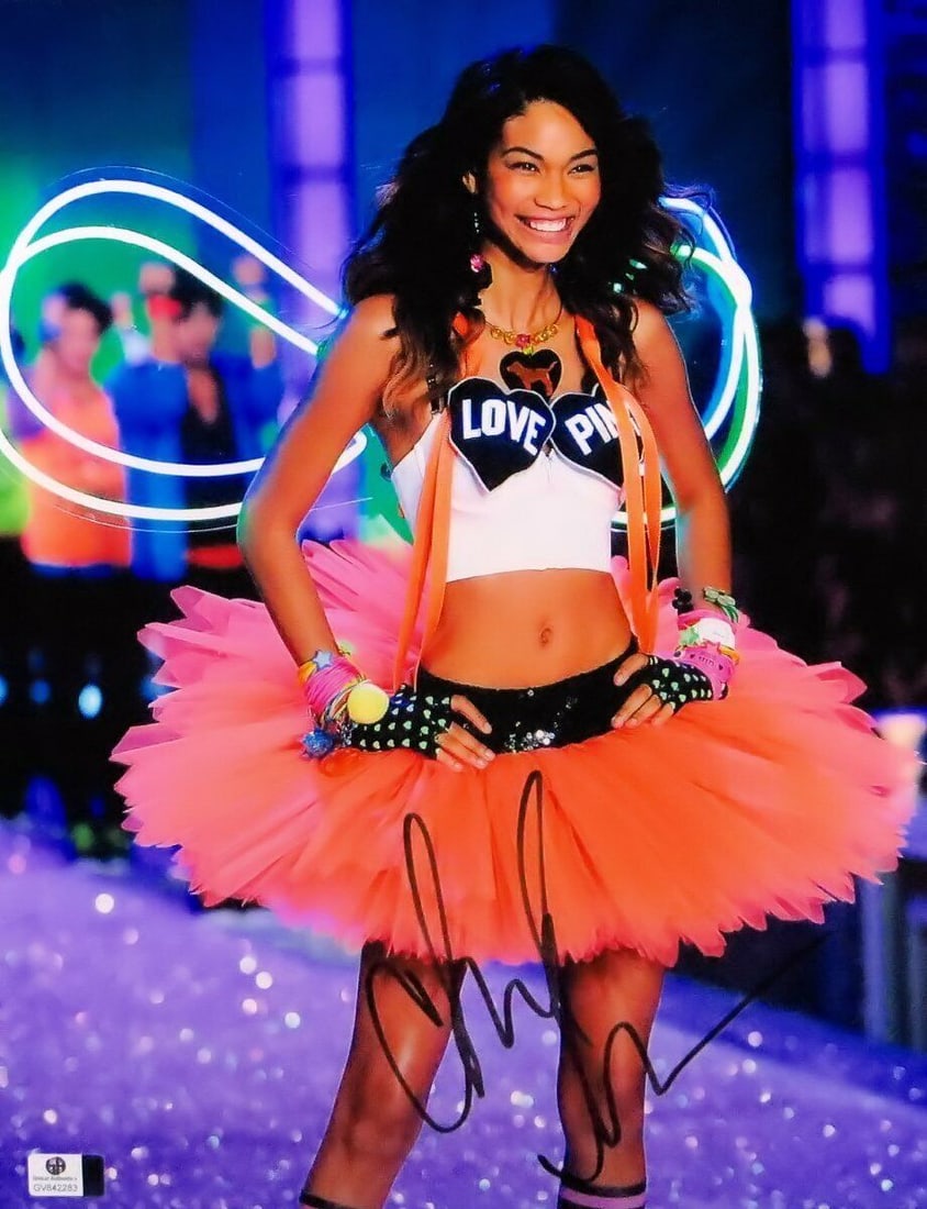 Chanel Iman Signed Autographed 11X14 Photo Victorias Secret: Chanel Iman Signed Autographed 11X14 Photo Victorias Secret Object Type: Photograph Industry: Television Original/Reproduction: Original Signed By: Chanel Iman Autograph Authentication: Global Authent